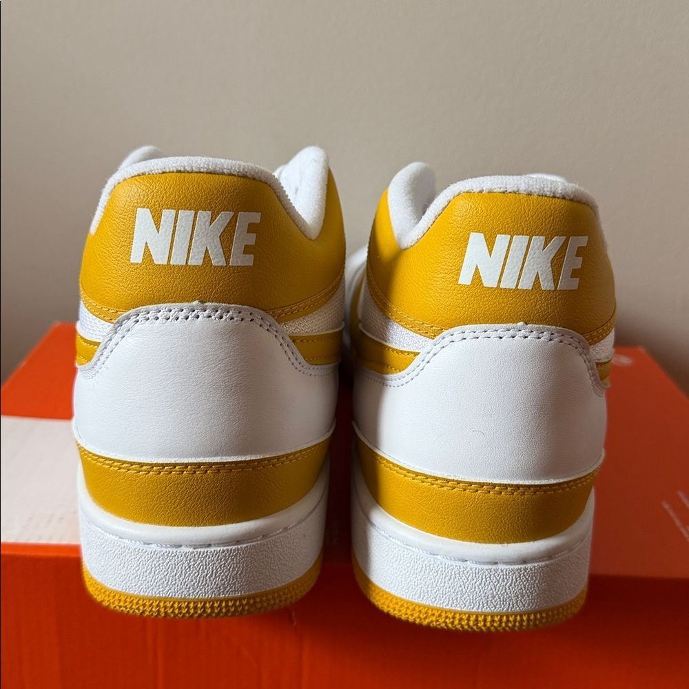 Nike Attack SP White Yellow FB8938-102 Men’s Size 14 - Picture 4 of 5